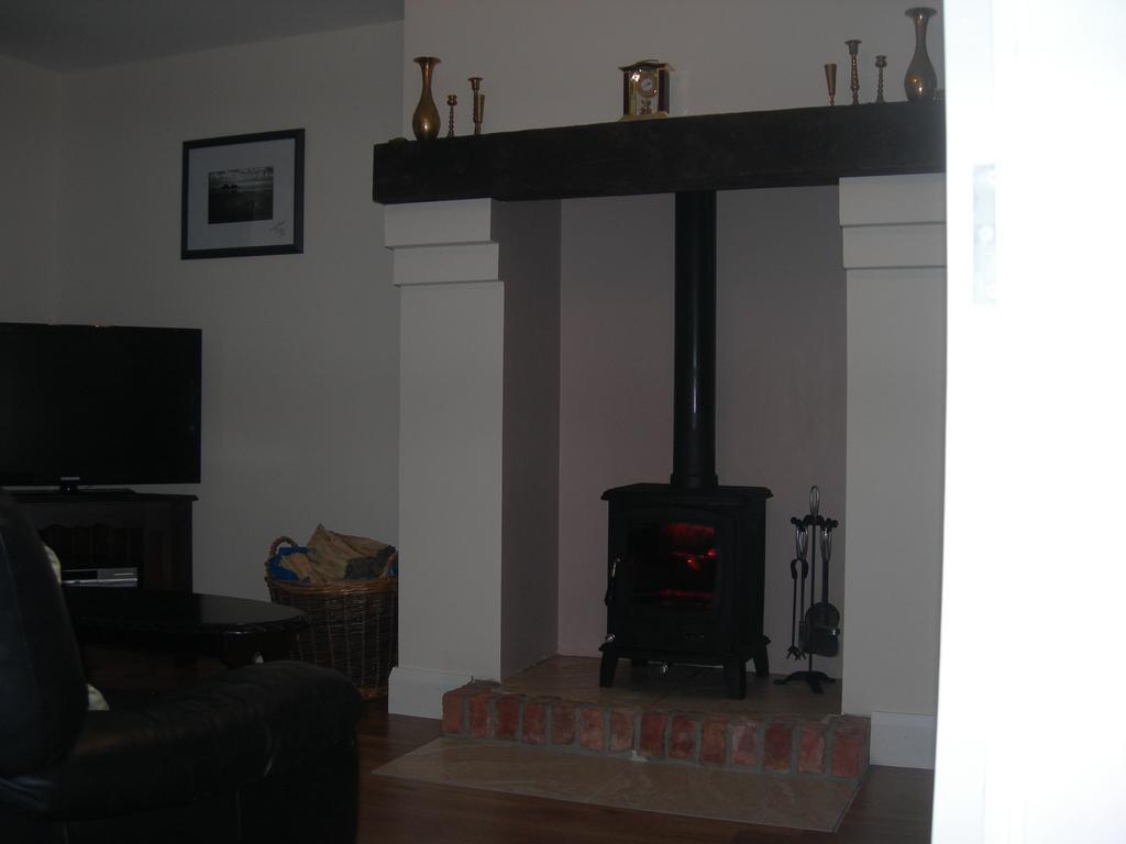 Templemoyle Farm Cottages Campsey Room photo