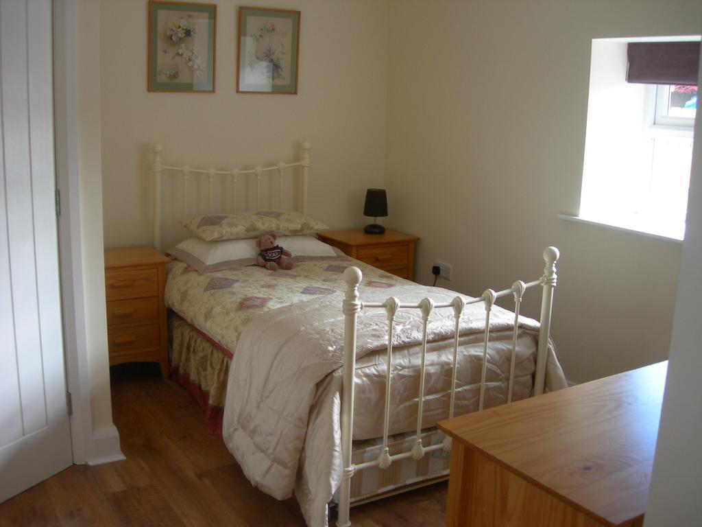 Templemoyle Farm Cottages Campsey Room photo